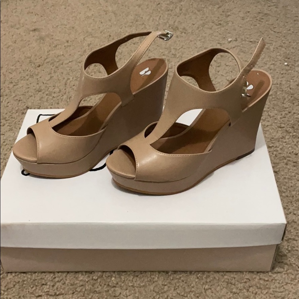 Summer wedges